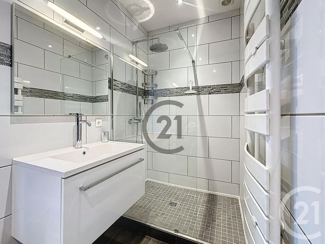 Afficher la photo en grand Appartement T2 à vendre - 2 pièces - 46 m2 - Reims - 51 - CHAMPAGNE-ARDENNE