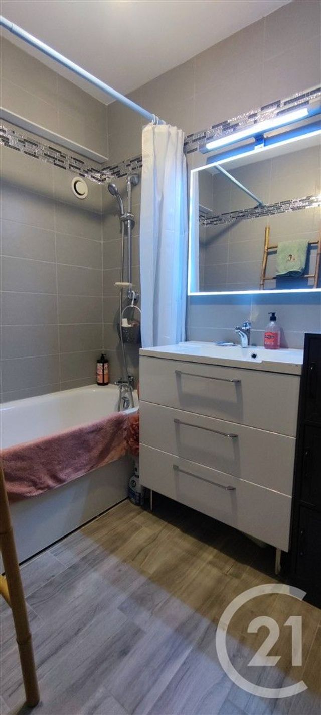 Appartement F3 à vendre - 3 pièces - 59,38 m2 - Chalons En Champagne - 51 - CHAMPAGNE-ARDENNE