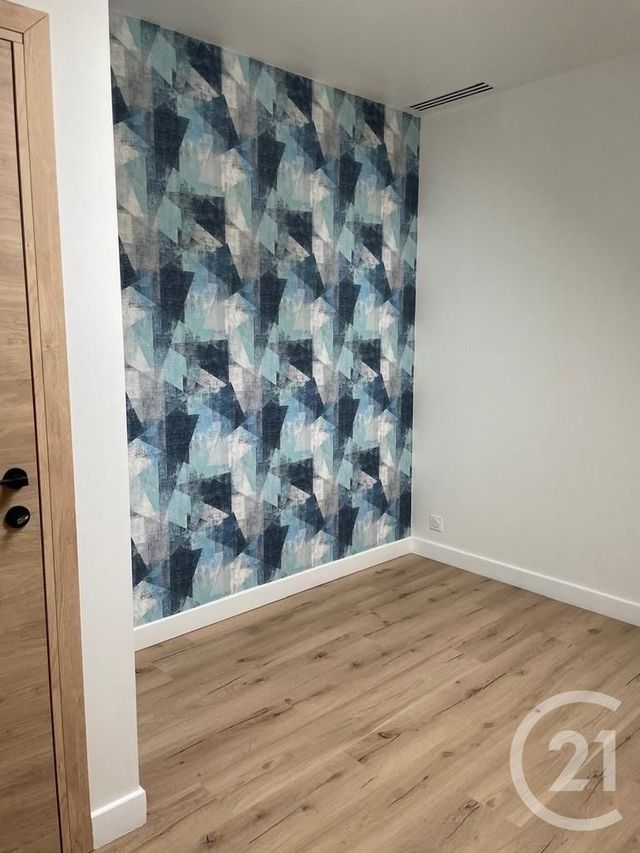 Afficher la photo en grand Appartement F5 à vendre - 5 pièces - 82 m2 - Chalons En Champagne - 51 - CHAMPAGNE-ARDENNE