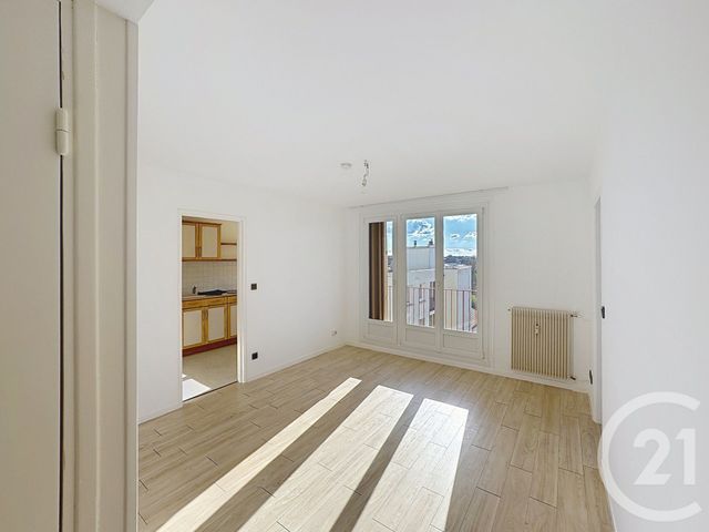 Appartement F2 à louer - 2 pièces - 42 m2 - Chalons En Champagne - 51 - CHAMPAGNE-ARDENNE