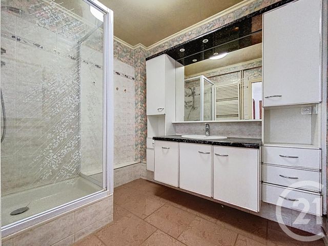 Appartement F4 &agrave; louer - 4 pi&egrave;ces - 110,22 m2 - Chalons En Champagne - 51 - CHAMPAGNE-ARDENNE