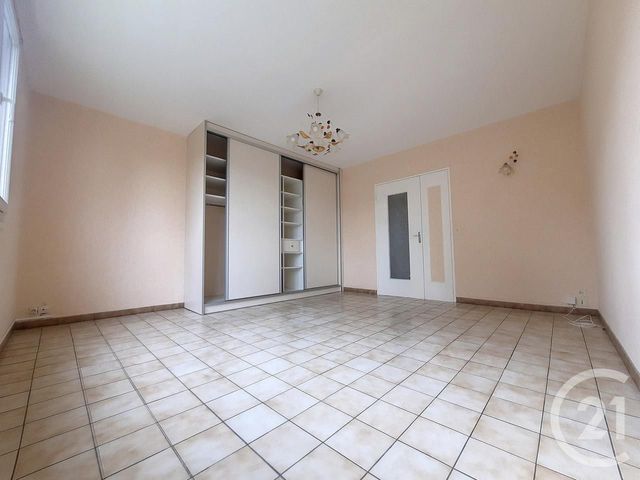 Appartement F3 &agrave; louer - 3 pi&egrave;ces - 65,33 m2 - Chalons En Champagne - 51 - CHAMPAGNE-ARDENNE