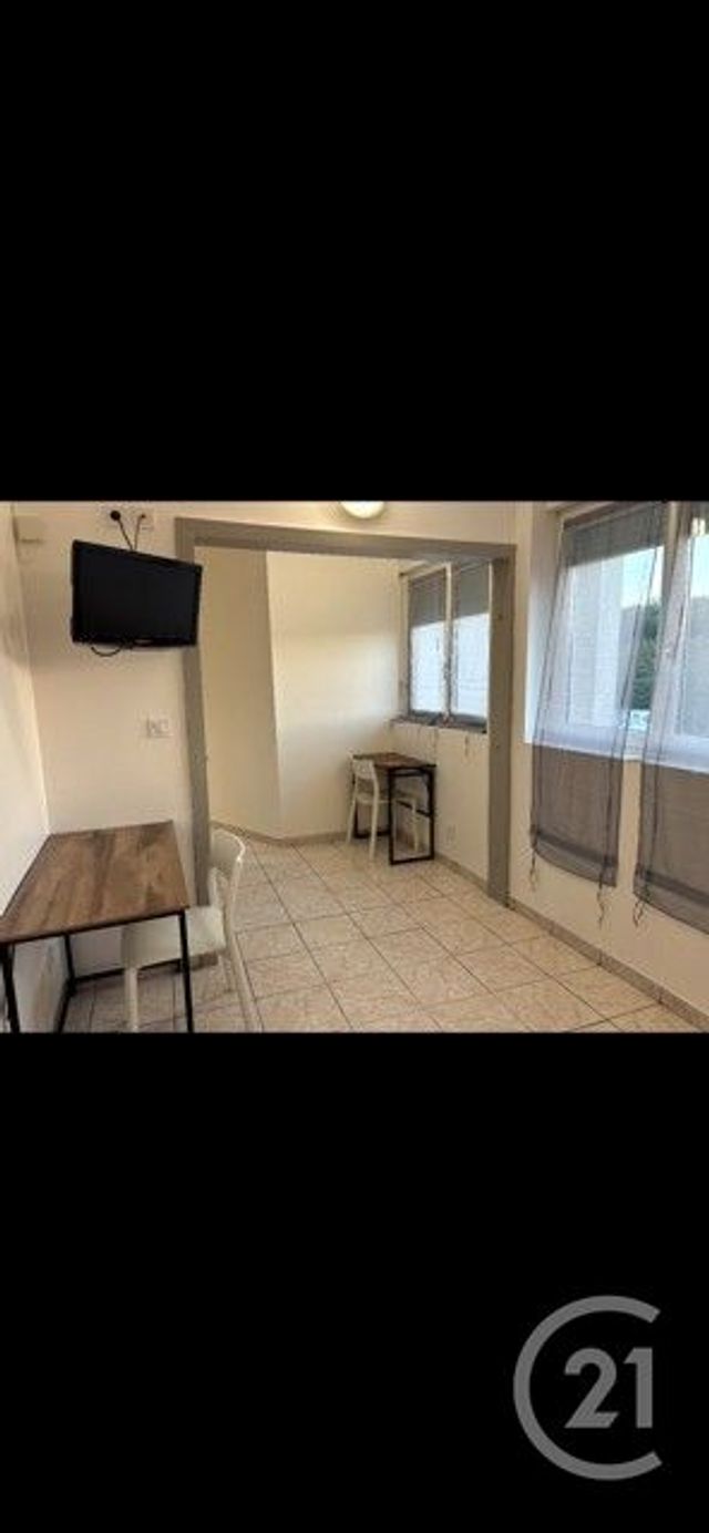 Appartement Studio &agrave; louer - 1 pi&egrave;ce - 20 m2 - Chalons En Champagne - 51 - CHAMPAGNE-ARDENNE