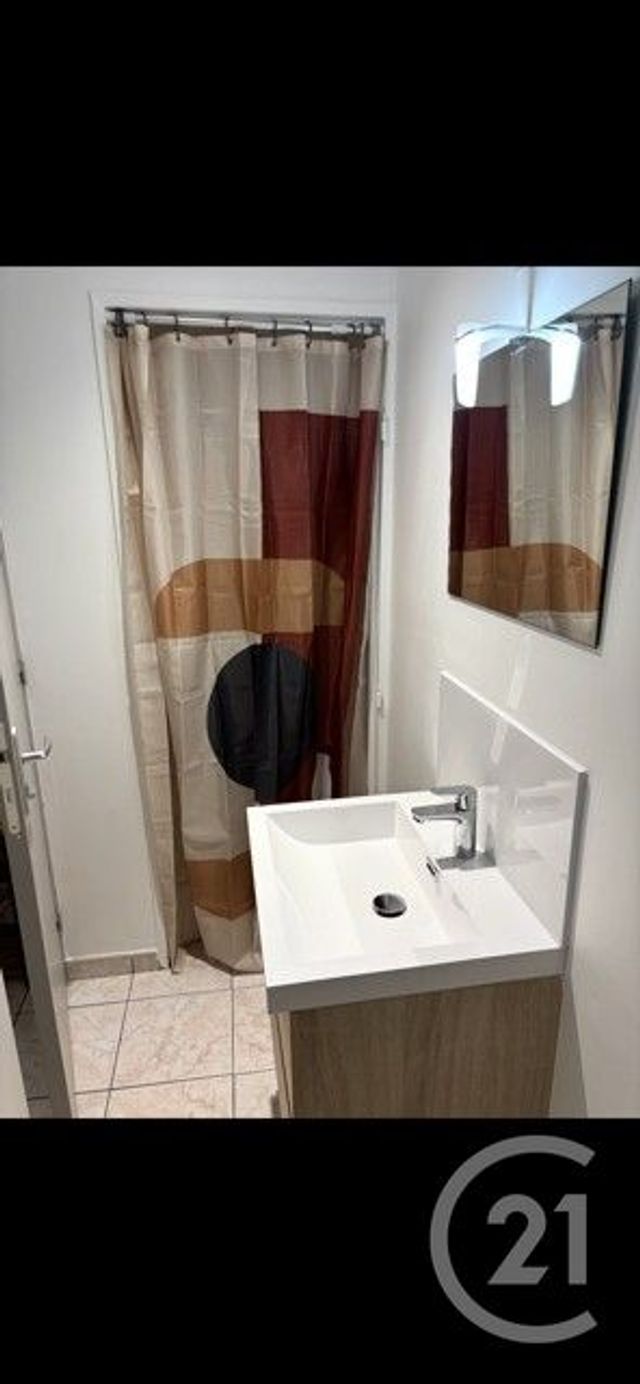 Appartement Studio &agrave; louer - 1 pi&egrave;ce - 20 m2 - Chalons En Champagne - 51 - CHAMPAGNE-ARDENNE