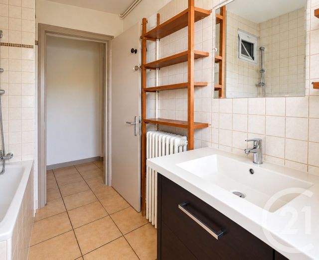Appartement F5 &agrave; vendre - 5 pi&egrave;ces - 96,33 m2 - Chalons En Champagne - 51 - CHAMPAGNE-ARDENNE