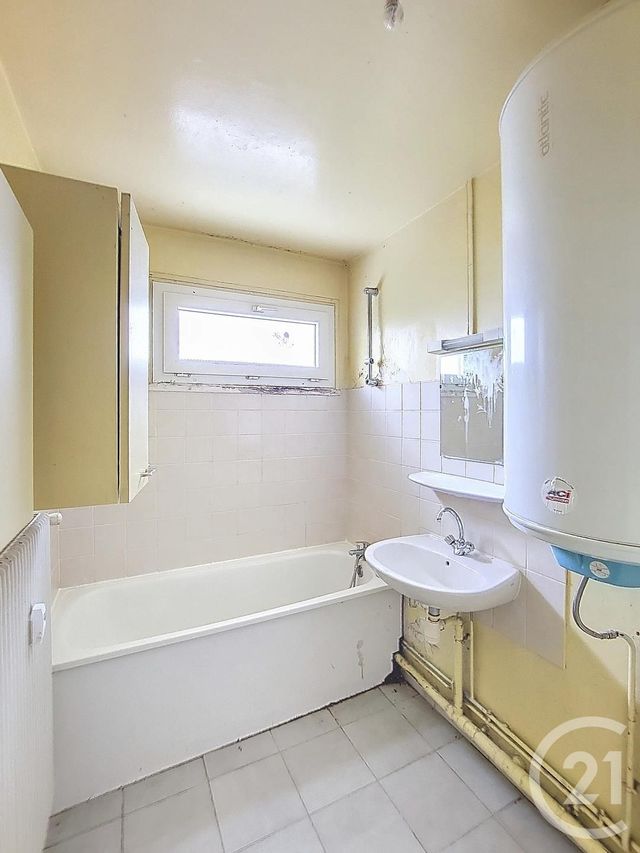 Appartement F4 à vendre - 4 pièces - 66 m2 - Vittel - 88 - LORRAINE