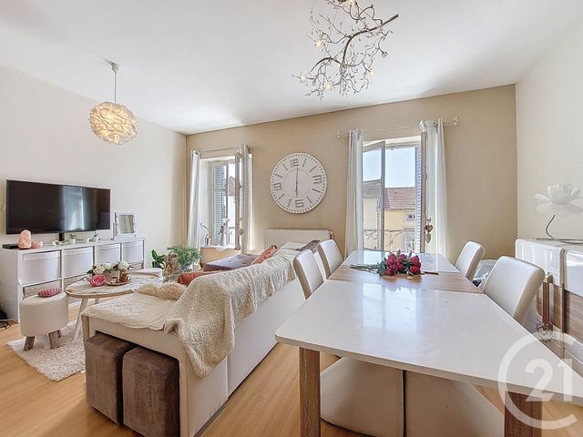 Afficher la photo en grand Appartement F3 à vendre - 3 pièces - 76 m2 - Vittel - 88 - LORRAINE