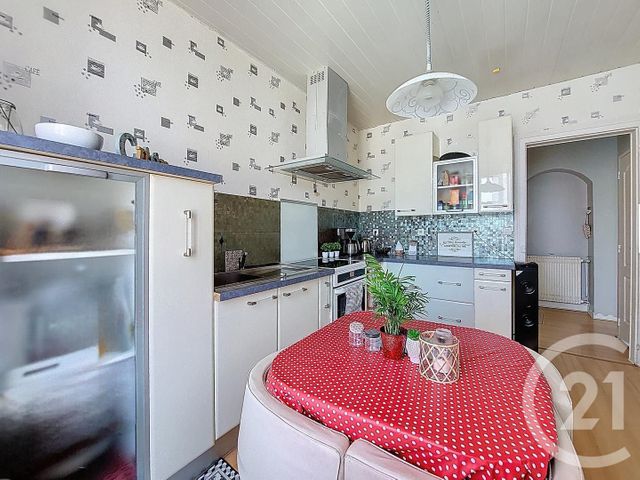 Afficher la photo en grand Appartement F3 à vendre - 3 pièces - 76 m2 - Vittel - 88 - LORRAINE