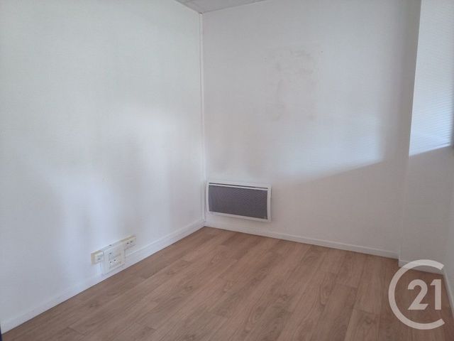 Appartement Local à louer - 3 pièces - 61 m2 - Vittel - 88 - LORRAINE