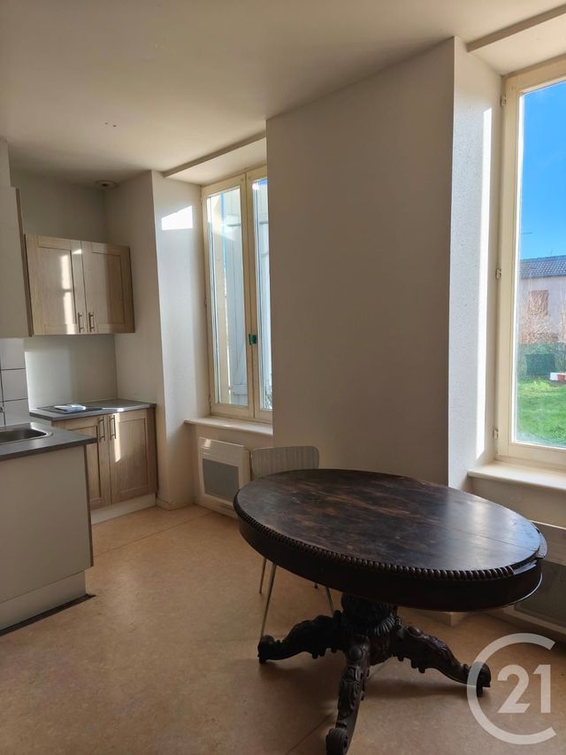 Appartement F1 à louer - 1 pièce - 28 m2 - Mirecourt - 88 - LORRAINE