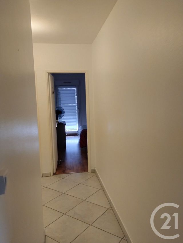 Appartement F4 &agrave; louer - 4 pi&egrave;ces - 74,90 m2 - Vittel - 88 - LORRAINE