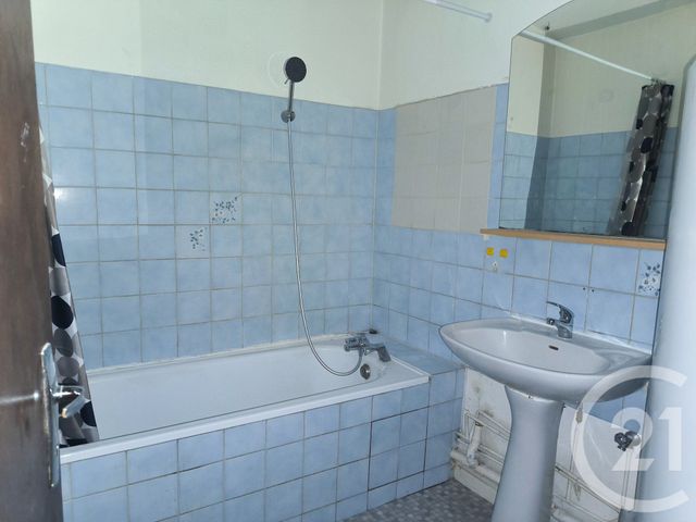 Appartement F3 &agrave; louer - 3 pi&egrave;ces - 51 m2 - Mirecourt - 88 - LORRAINE