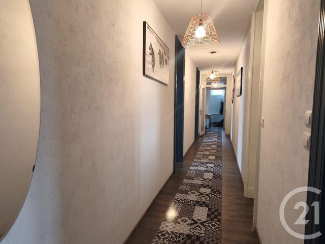Appartement F5 &agrave; louer - 5 pi&egrave;ces - 127 m2 - Vittel - 88 - LORRAINE