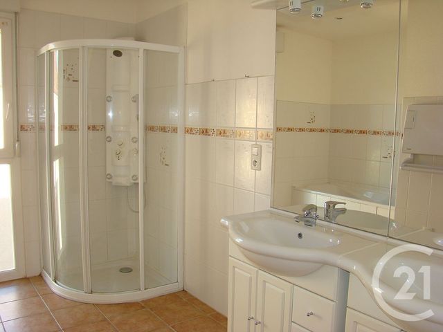 Maison &agrave; louer - 5 pi&egrave;ces - 110 m2 - Dompaire - 88 - LORRAINE