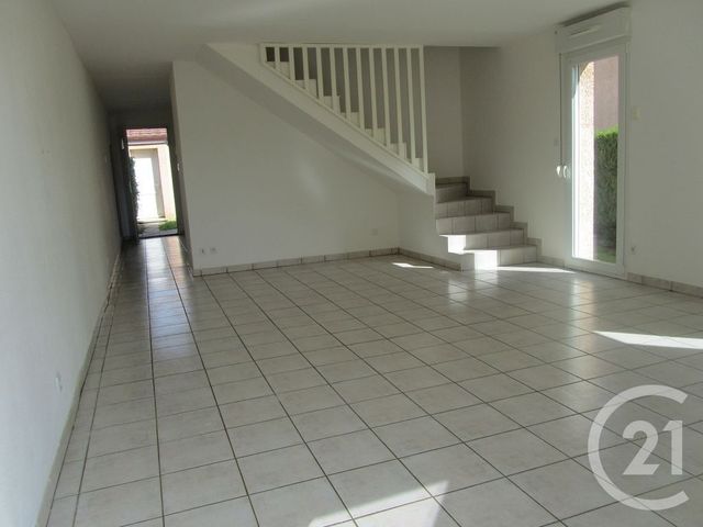 Maison &agrave; louer - 5 pi&egrave;ces - 110 m2 - Dompaire - 88 - LORRAINE