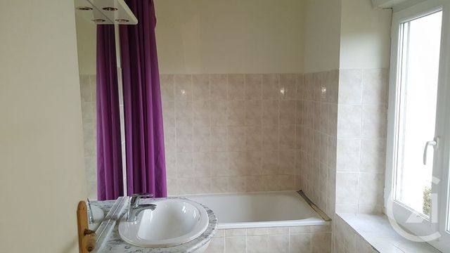 Maison &agrave; louer - 4 pi&egrave;ces - 57 m2 - Remoncourt - 88 - LORRAINE