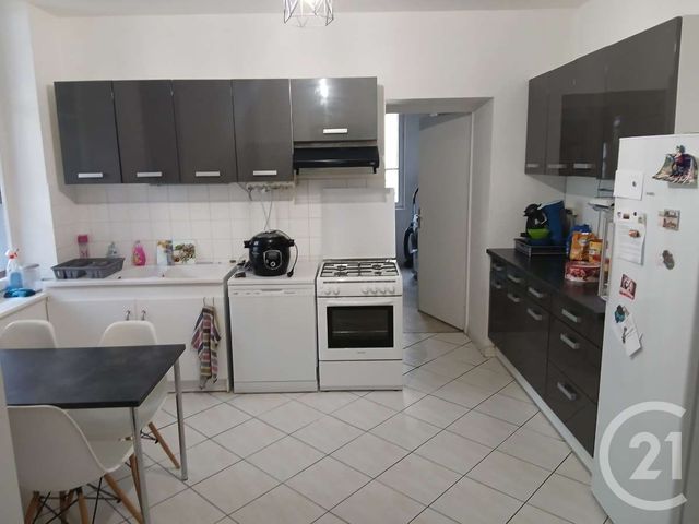 Appartement F5 &agrave; louer - 5 pi&egrave;ces - 105 m2 - Vittel - 88 - LORRAINE