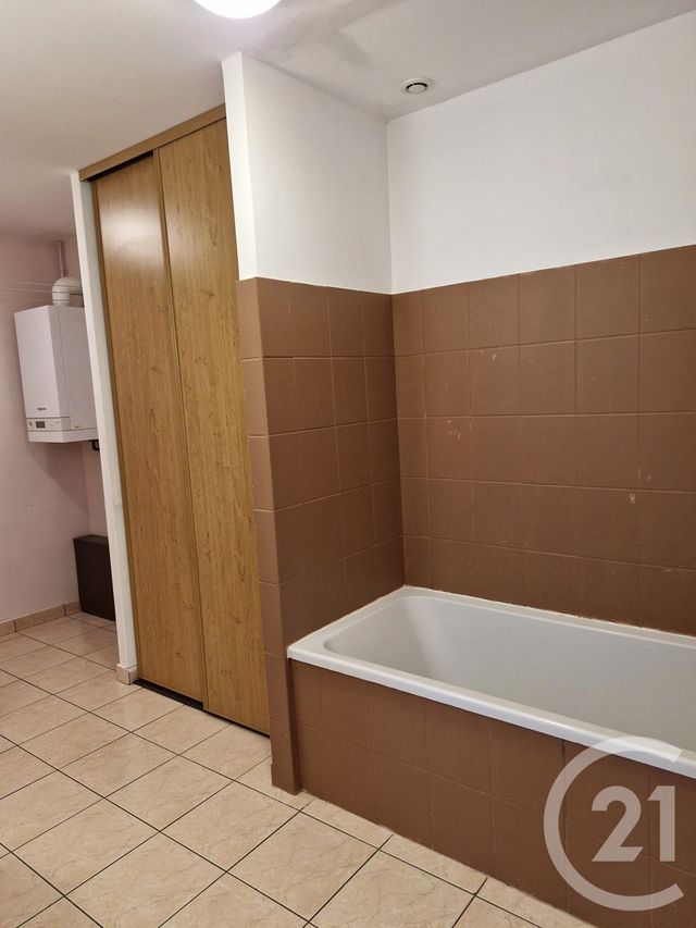 Appartement F3 &agrave; louer - 3 pi&egrave;ces - 76 m2 - Aouze - 88 - LORRAINE