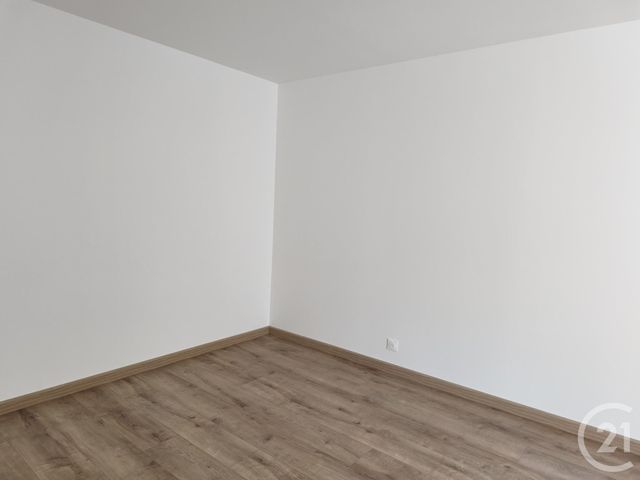 Maison &agrave; louer - 5 pi&egrave;ces - 125 m2 - La Vacheresse Et La Rouillie - 88 - LORRAINE