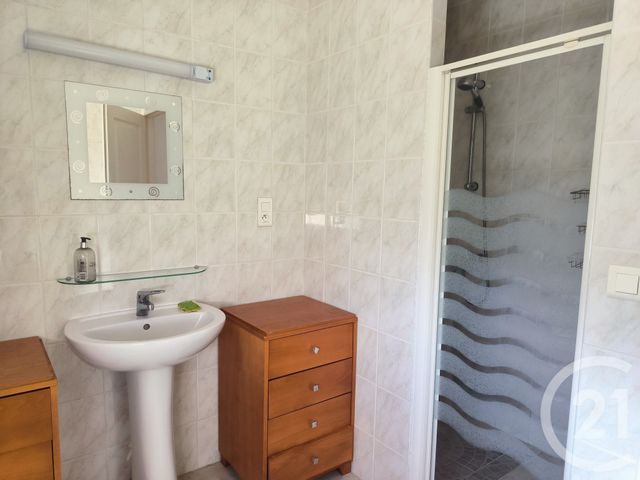 Maison &agrave; louer - 7 pi&egrave;ces - 141 m2 - Vittel - 88 - LORRAINE