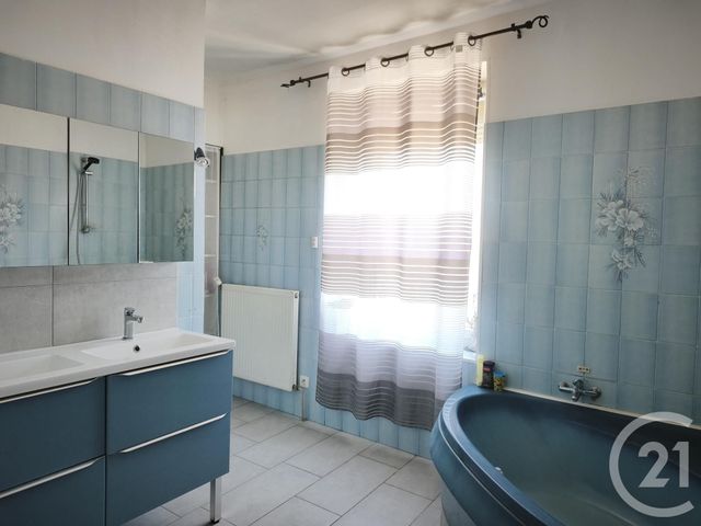 Appartement F4 &agrave; louer - 4 pi&egrave;ces - 115 m2 - Bulgneville - 88 - LORRAINE
