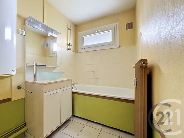 Appartement F4 &agrave; vendre - 4 pi&egrave;ces - 65,45 m2 - Vittel - 88 - LORRAINE