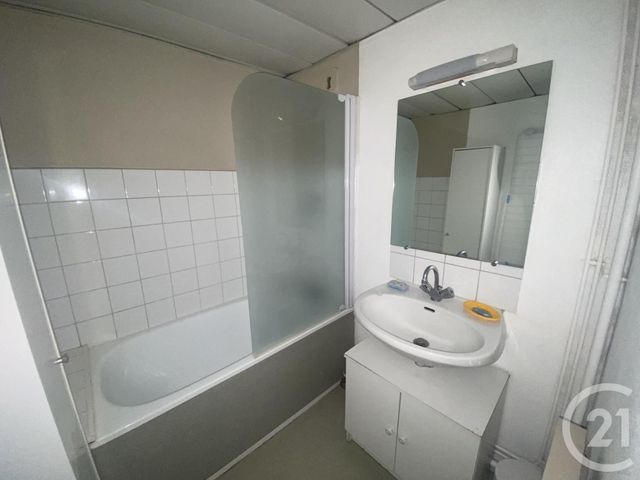 Appartement F2 &agrave; louer - 2 pi&egrave;ces - 38,27 m2 - Vittel - 88 - LORRAINE