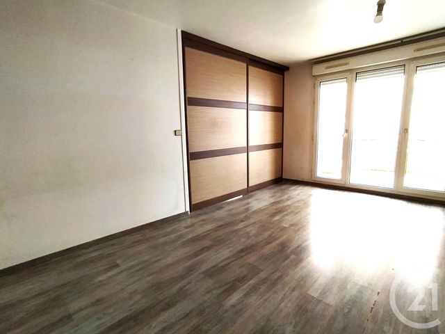 Appartement Studio à louer - 2 pièces - 50 m2 - Epernay - 51 - CHAMPAGNE-ARDENNE