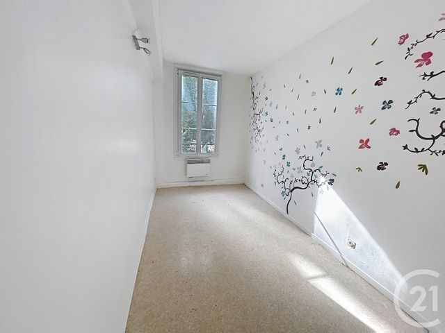 Afficher la photo en grand Appartement F4 à vendre - 4 pièces - 78,08 m2 - Epernay - 51 - CHAMPAGNE-ARDENNE