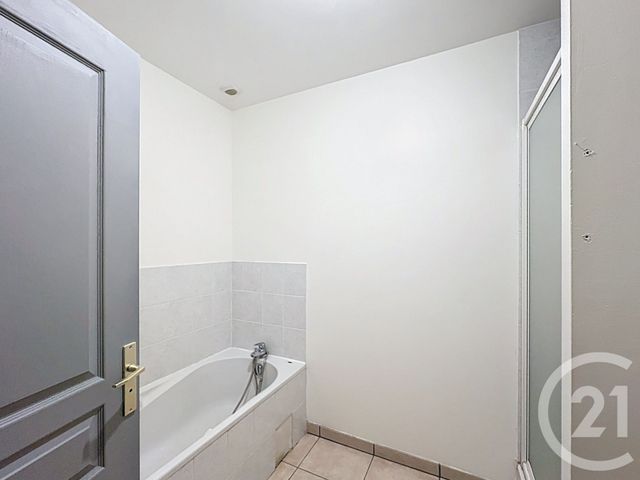 Appartement &agrave; louer - 4 pi&egrave;ces - 115,75 m2 - Epernay - 51 - CHAMPAGNE-ARDENNE