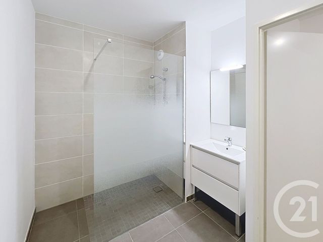 Appartement &agrave; louer - 3 pi&egrave;ces - 63,68 m2 - Epernay - 51 - CHAMPAGNE-ARDENNE