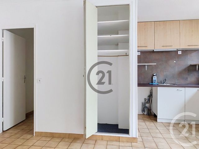 Appartement Studio &agrave; louer - 1 pi&egrave;ce - 22,75 m2 - Savigny Sur Orge - 91 - ILE-DE-FRANCE