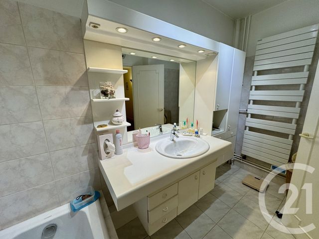 Afficher la photo en grand Appartement F6 à vendre - 6 pièces - 111,69 m2 - Avon - 77 - ILE-DE-FRANCE