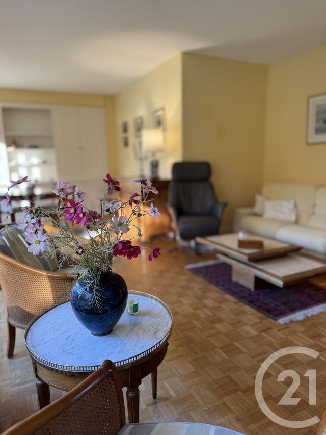 Afficher la photo en grand Appartement F6 à vendre - 6 pièces - 111,69 m2 - Avon - 77 - ILE-DE-FRANCE