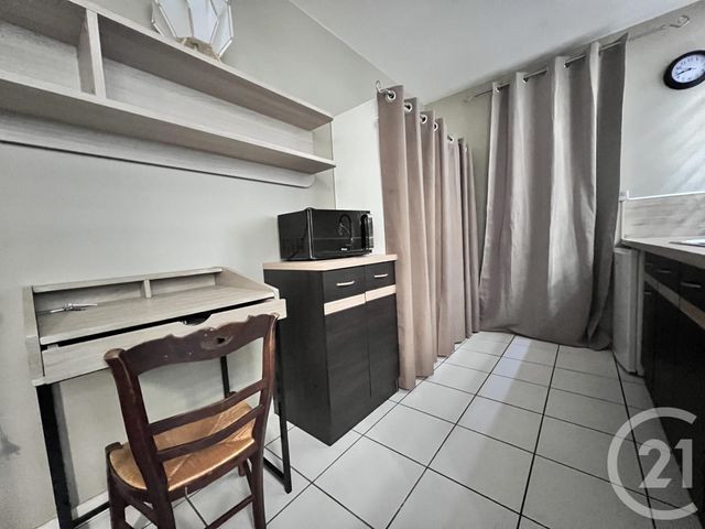 Appartement Studio &agrave; vendre - 1 pi&egrave;ce - 14,61 m2 - Fontainebleau - 77 - ILE-DE-FRANCE
