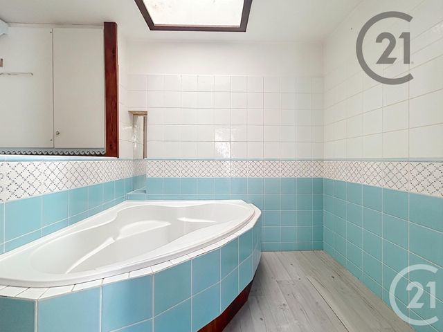 Appartement 5 pieces &agrave; vendre - 5 pi&egrave;ces - 108,72 m2 - Fontainebleau - 77 - ILE-DE-FRANCE