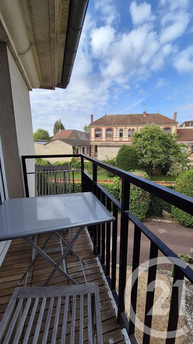 Appartement T2 &agrave; louer - 2 pi&egrave;ces - 62,96 m2 - Fontainebleau - 77 - ILE-DE-FRANCE