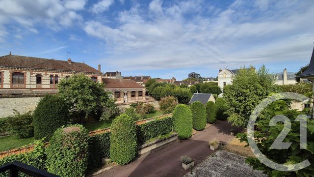 Appartement T2 &agrave; louer - 2 pi&egrave;ces - 62,96 m2 - Fontainebleau - 77 - ILE-DE-FRANCE