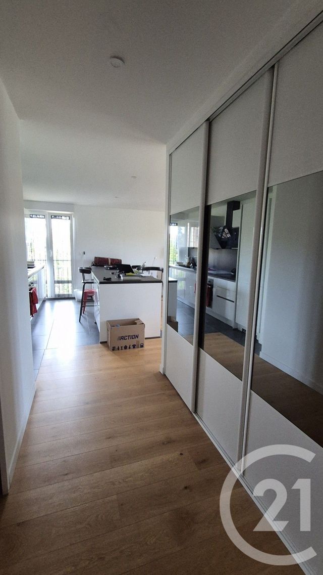 Appartement T2 &agrave; louer - 2 pi&egrave;ces - 62,96 m2 - Fontainebleau - 77 - ILE-DE-FRANCE