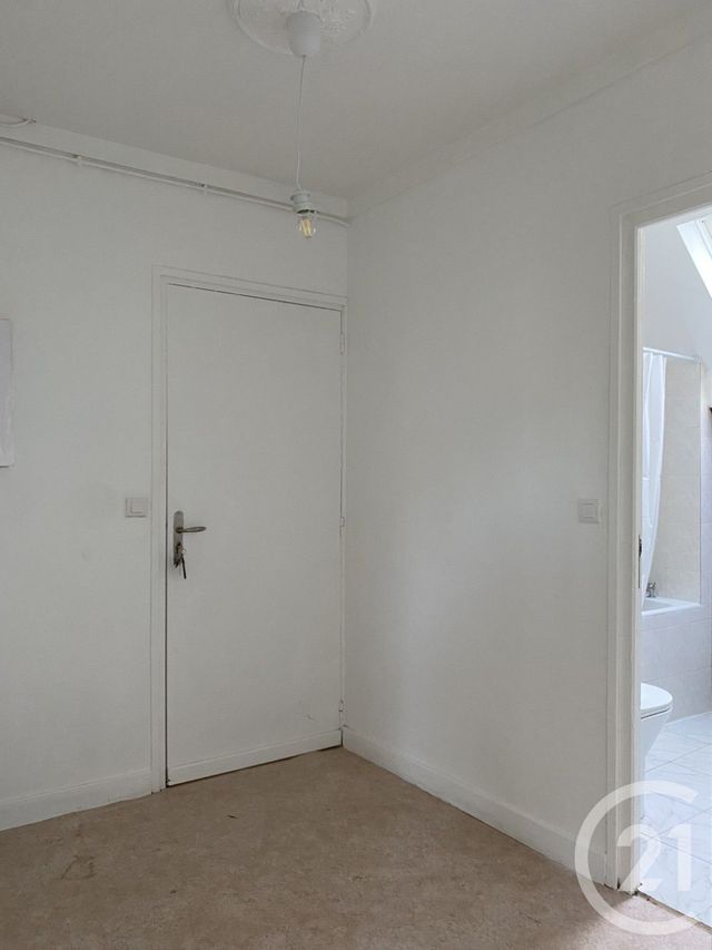 Appartement &agrave; louer - 4 pi&egrave;ces - 52,10 m2 - Fontainebleau - 77 - ILE-DE-FRANCE