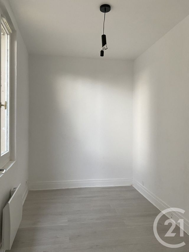 Appartement &agrave; louer - 4 pi&egrave;ces - 52,10 m2 - Fontainebleau - 77 - ILE-DE-FRANCE