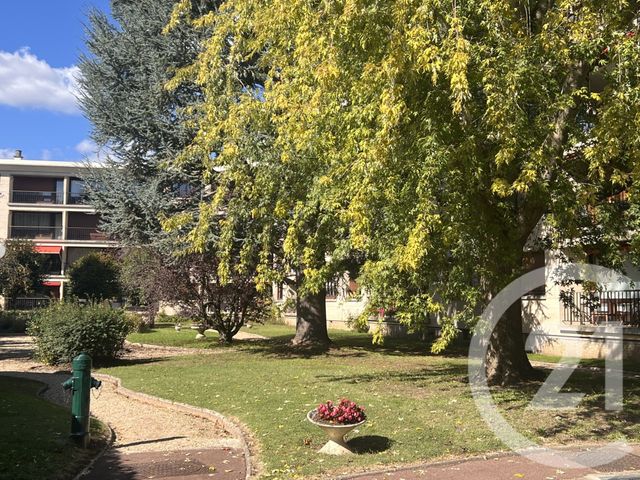 Appartement à vendre - 3 pièces - 60,31 m2 - Fontainebleau - 77 - ILE-DE-FRANCE
