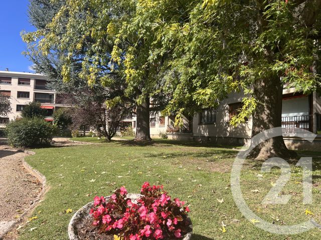 Appartement à vendre - 3 pièces - 60,31 m2 - Fontainebleau - 77 - ILE-DE-FRANCE