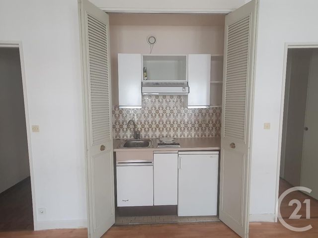 Appartement Studio &agrave; louer - 1 pi&egrave;ce - 30,39 m2 - Fontainebleau - 77 - ILE-DE-FRANCE