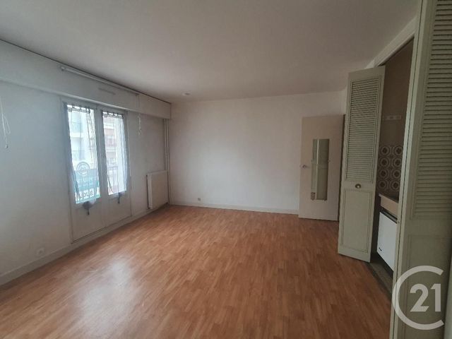 Appartement Studio &agrave; louer - 1 pi&egrave;ce - 30,39 m2 - Fontainebleau - 77 - ILE-DE-FRANCE