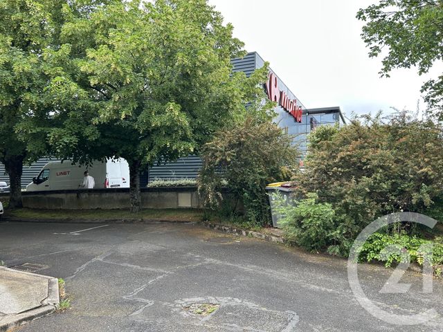 parking - AVON - 77