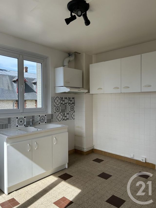 Appartement à louer - 4 pièces - 83,75 m2 - Avon - 77 - ILE-DE-FRANCE