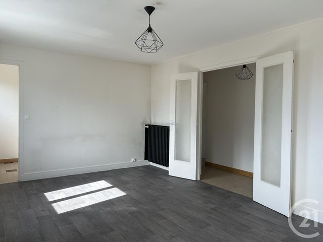 Appartement à louer - 4 pièces - 83,75 m2 - Avon - 77 - ILE-DE-FRANCE