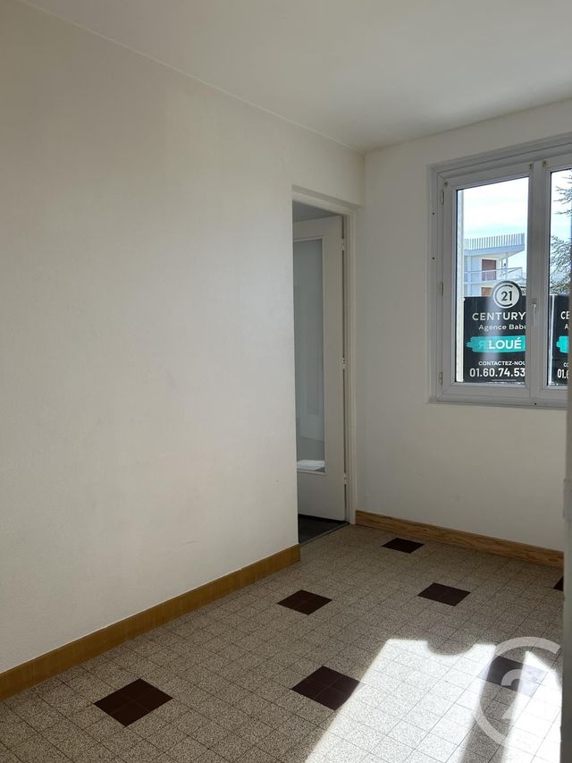 Appartement à louer - 4 pièces - 83,75 m2 - Avon - 77 - ILE-DE-FRANCE
