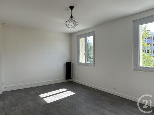 Appartement à louer - 4 pièces - 83,75 m2 - Avon - 77 - ILE-DE-FRANCE